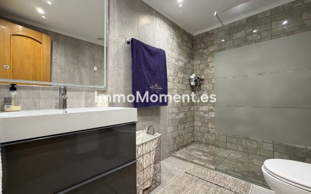 Resale - Apartment - Marbella - Guadalmina Alta