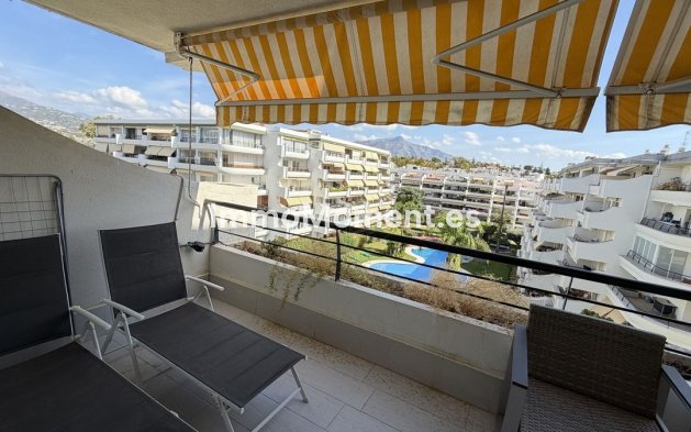 Resale - Apartment - Marbella - Guadalmina Alta