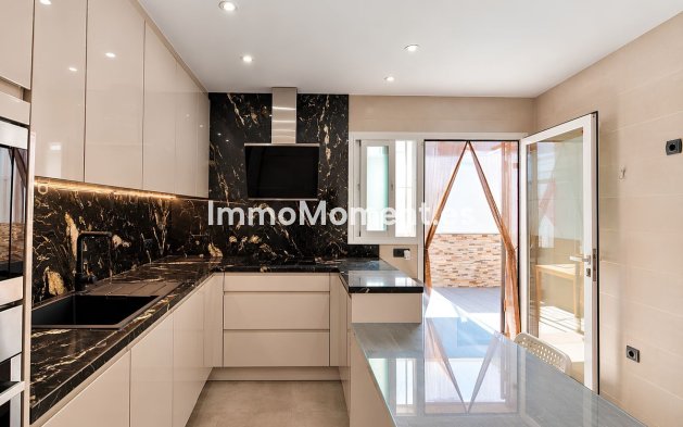 Resale - Detached villa - Fuengirola - Fuengirola Centro