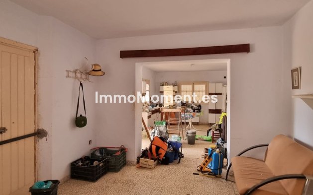 Resale - Detached villa - Estepona - Estepona Centro