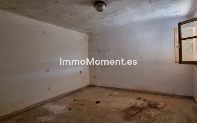 Resale - Detached villa - Estepona - Estepona Centro
