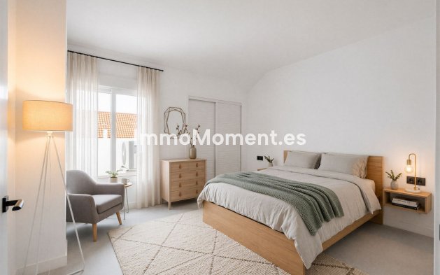 Resale - Apartment - Marbella - Nueva Andalucía