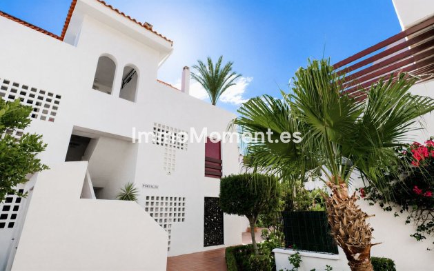 Resale - Apartment - Marbella - Nueva Andalucía