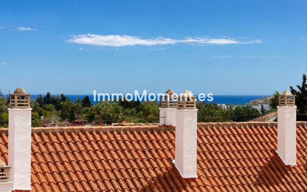 Resale - Apartment - Marbella - Nueva Andalucía