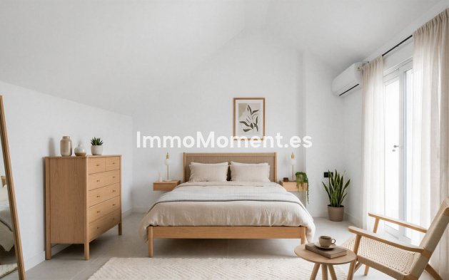Resale - Apartment - Marbella - Nueva Andalucía