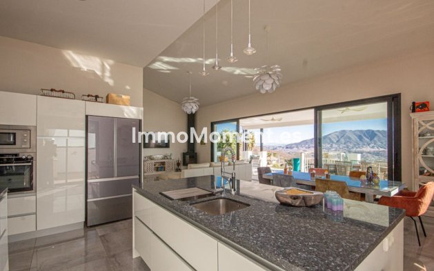 Wiederverkauf - Freistehende Villa - Marbella - La Mairena