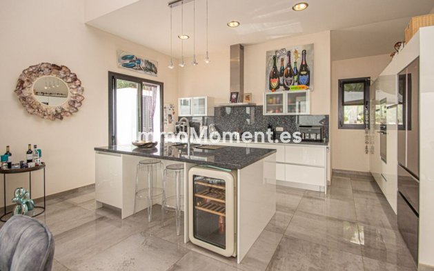 Wiederverkauf - Freistehende Villa - Marbella - La Mairena