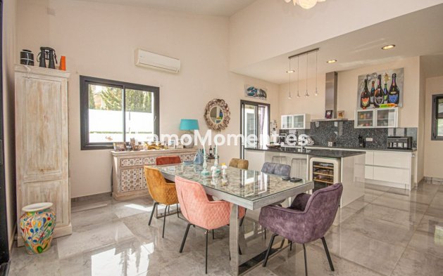 Wiederverkauf - Freistehende Villa - Marbella - La Mairena