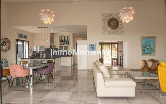Wiederverkauf - Freistehende Villa - Marbella - La Mairena
