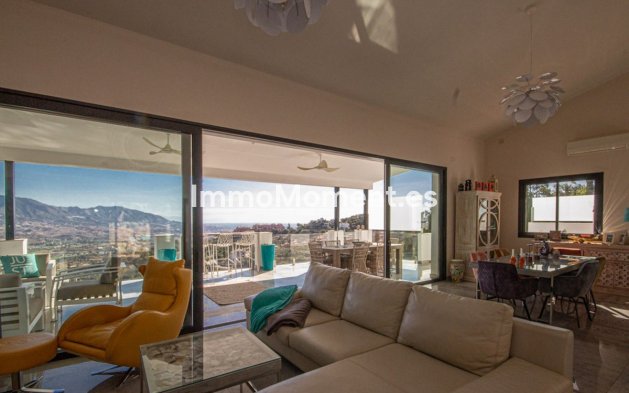 Wiederverkauf - Freistehende Villa - Marbella - La Mairena