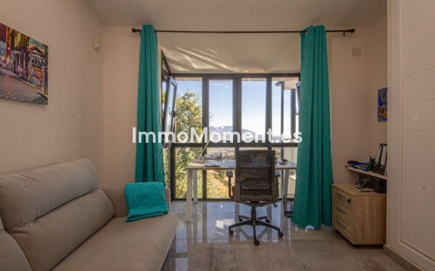 Wiederverkauf - Freistehende Villa - Marbella - La Mairena