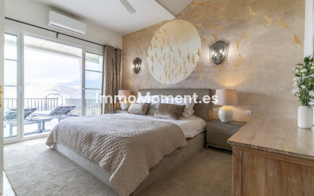 Bestaande woning - Vrijstaande villa - Binnenland  - Istán