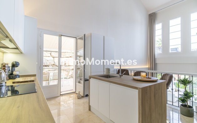 Bestaande woning - Vrijstaande villa - Binnenland  - Istán