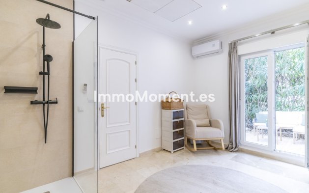 Bestaande woning - Vrijstaande villa - Binnenland  - Istán