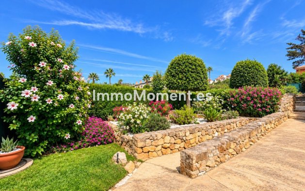 Resale - Detached villa - Manilva - La Duquesa