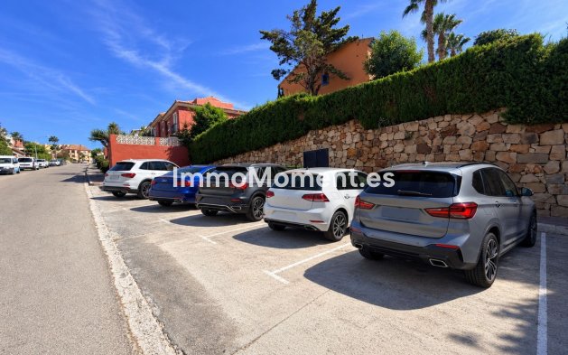 Resale - Detached villa - Manilva - La Duquesa