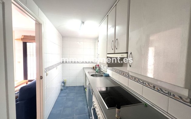 Resale - Apartment - Marbella - Nueva Andalucía