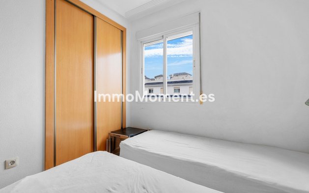 Resale - Apartment - Torrevieja - Torrevieja Centro
