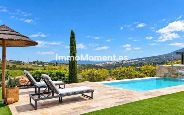 Wiederverkauf - Freistehende Villa -   Inländisch - Alhaurín el Grande Centro