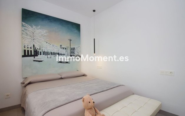 Wiederverkauf - Freistehende Villa -   Inländisch - Alhaurín el Grande Centro