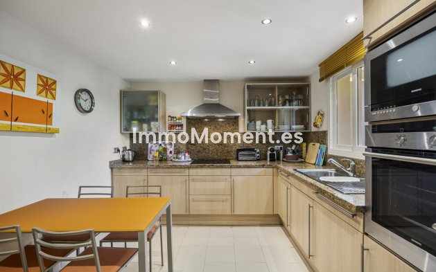 Resale - Apartment - Estepona - Estepona Centro