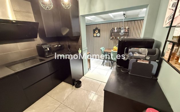 Resale - Detached villa - Orihuela Costa - Villamartín