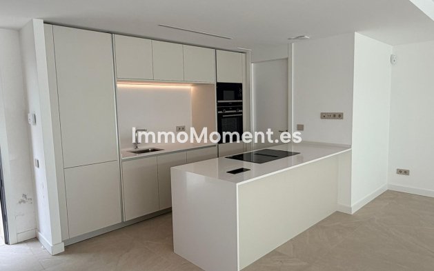 Resale - Apartment - Marbella - Bahía de Marbella