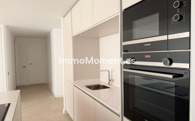 Resale - Apartment - Marbella - Bahía de Marbella