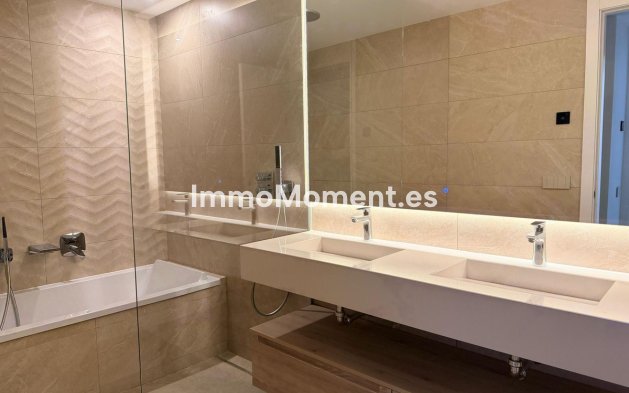 Resale - Apartment - Marbella - Bahía de Marbella