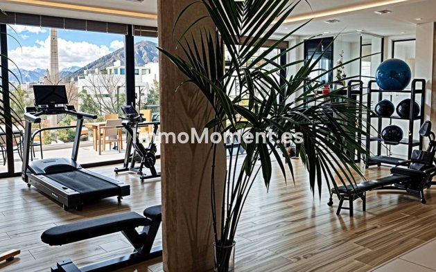 Resale - Apartment - Marbella - Bahía de Marbella