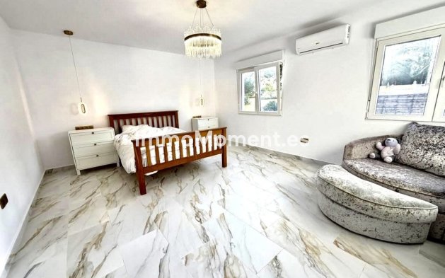 Resale - Detached villa - Orihuela Costa - Villamartín