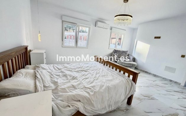 Resale - Detached villa - Orihuela Costa - Villamartín