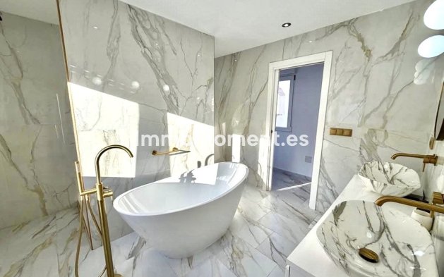 Resale - Detached villa - Orihuela Costa - Villamartín
