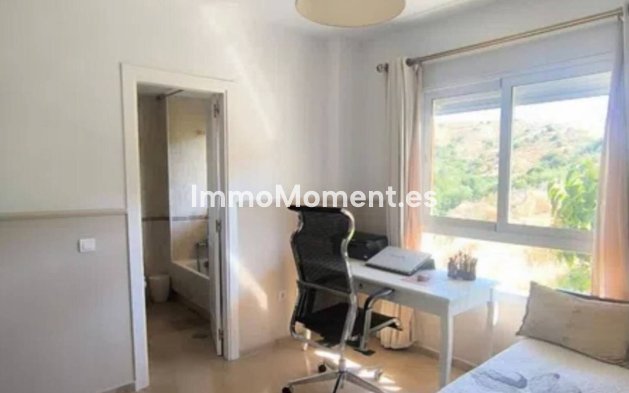Resale - Apartment - Mijas Costa - Calahonda