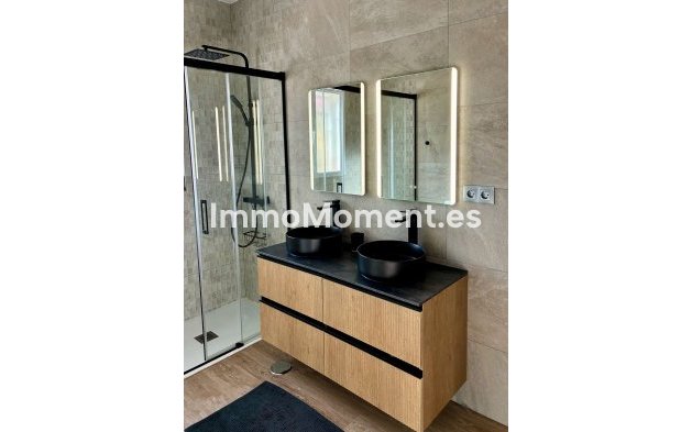 Bestaande woning - Vrijstaande villa - Estepona  - Estepona Centro
