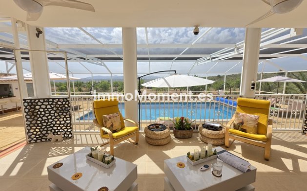 Bestaande woning - Vrijstaande villa - Pinoso - Pinoso Centro