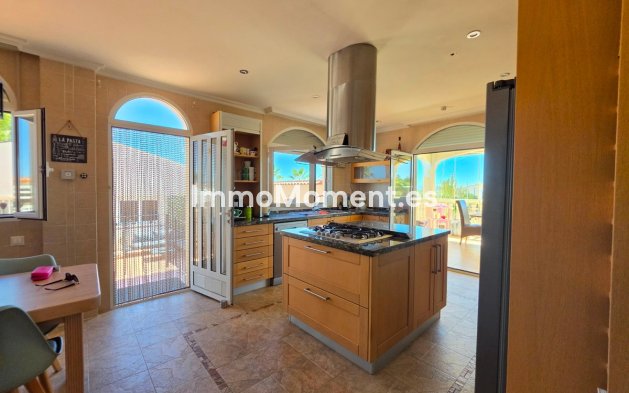 Bestaande woning - Vrijstaande villa - Pinoso - Pinoso Centro