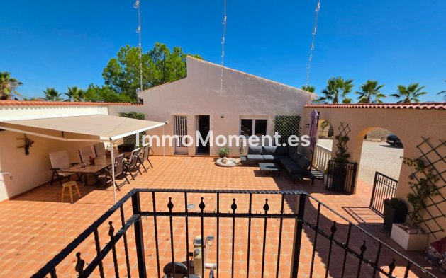 Bestaande woning - Vrijstaande villa - Pinoso - Pinoso Centro