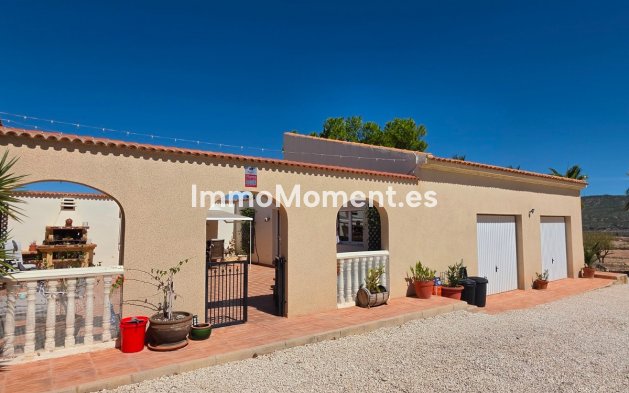 Bestaande woning - Vrijstaande villa - Pinoso - Pinoso Centro