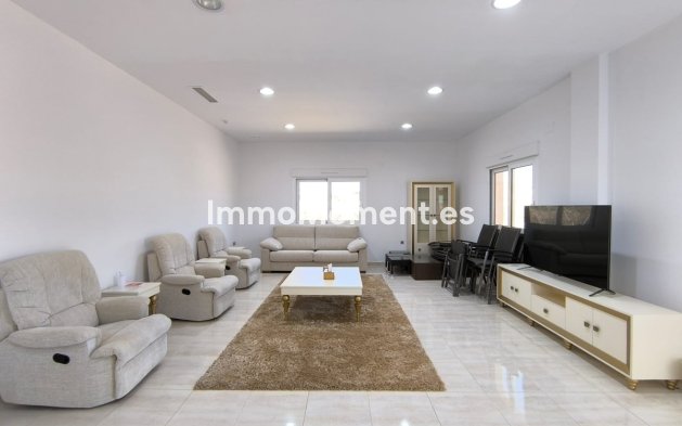 Bestaande woning - Vrijstaande villa - Pinoso - Pinoso Centro