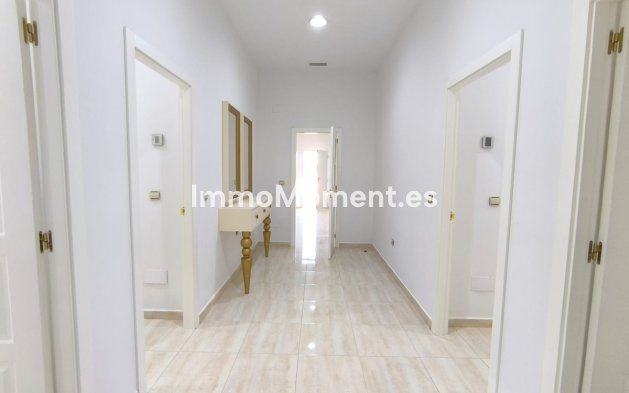 Bestaande woning - Vrijstaande villa - Pinoso - Pinoso Centro