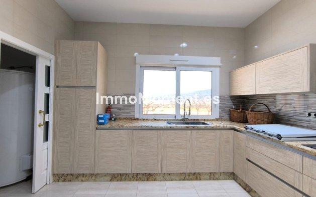 Bestaande woning - Vrijstaande villa - Pinoso - Pinoso Centro