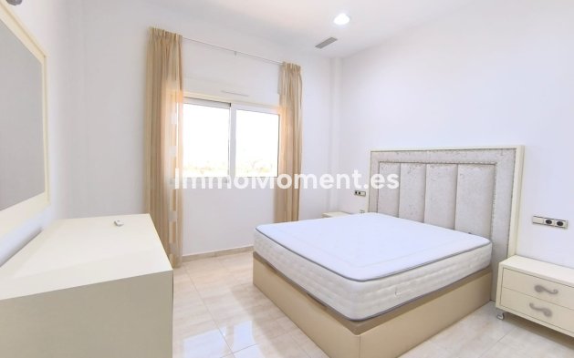 Bestaande woning - Vrijstaande villa - Pinoso - Pinoso Centro