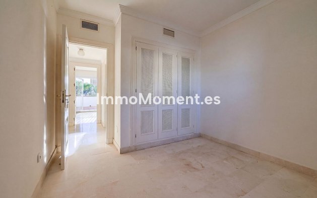 Resale - Apartment - Benahavís - La Quinta
