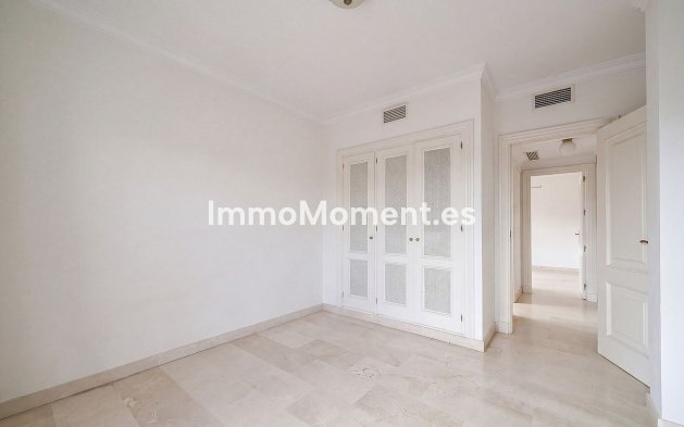 Resale - Apartment - Benahavís - La Quinta