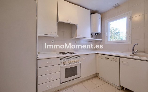 Resale - Apartment - Benahavís - La Quinta