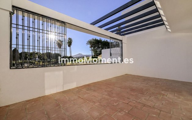 Resale - Apartment - Benahavís - La Quinta