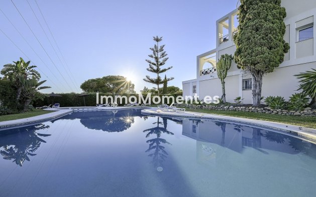 Resale - Apartment - Benahavís - La Quinta