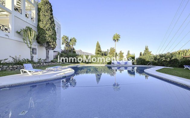 Resale - Apartment - Benahavís - La Quinta