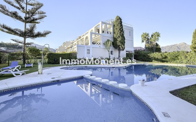 Resale - Apartment - Benahavís - La Quinta